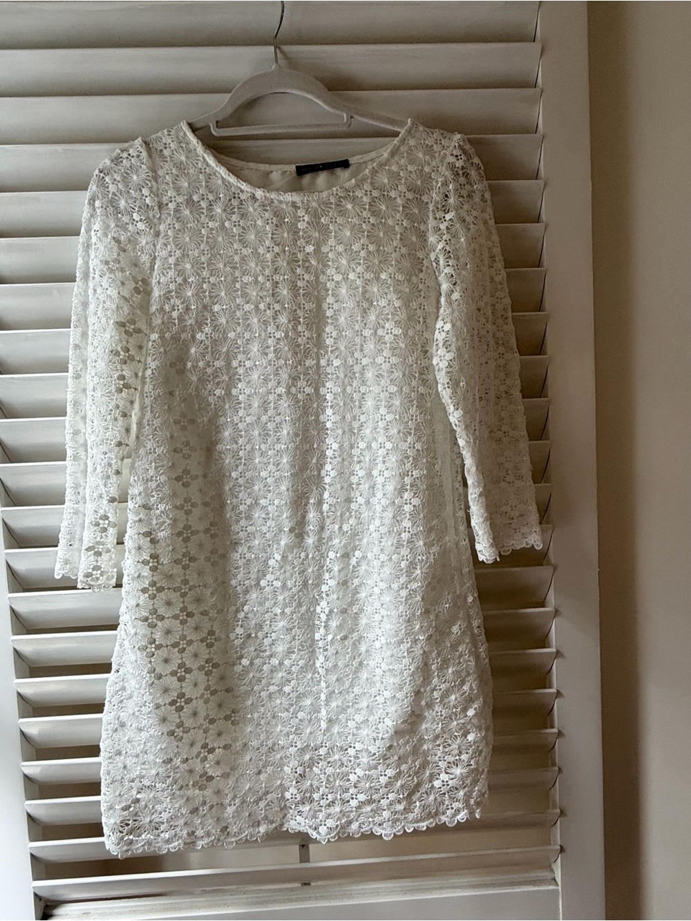 2013 Brandy Melville White Lace Shift Dress with Three-Quarter Sleeves